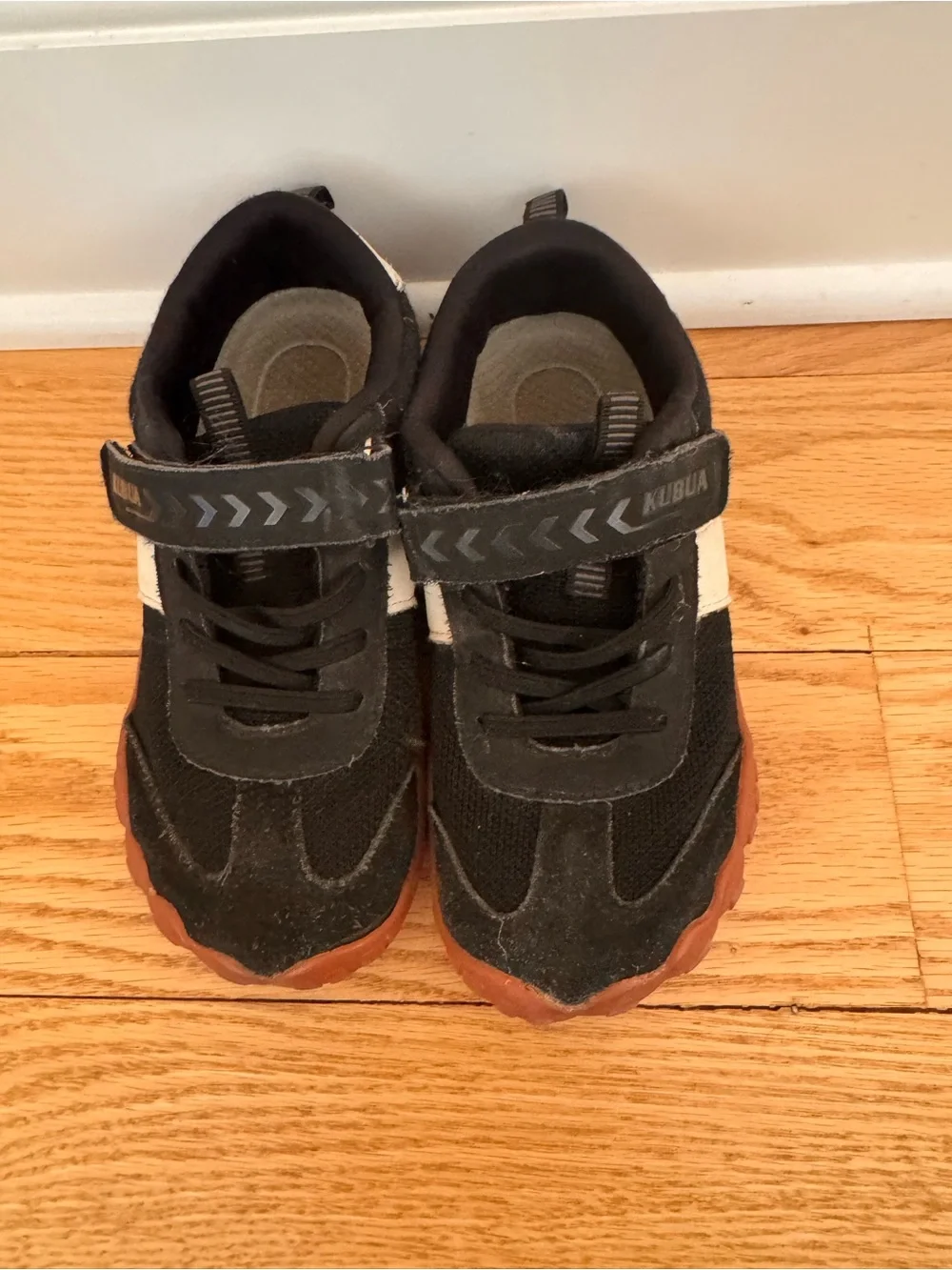 Kabua barefoot sneakers in black